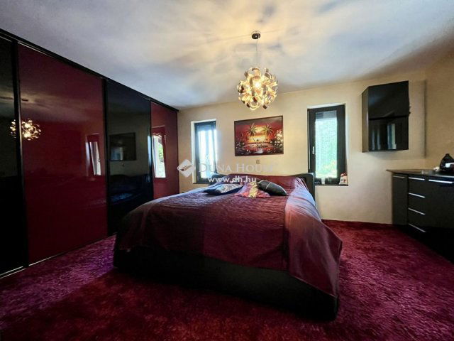 Eladó családi ház, Balatonfüreden 410 M Ft, 4 szobás