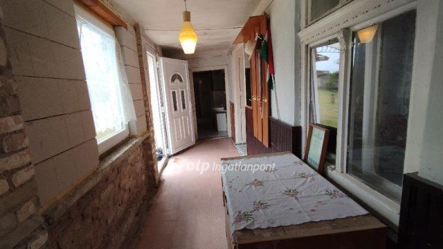 Eladó családi ház, Farmoson 21.5 M Ft, 2 szobás