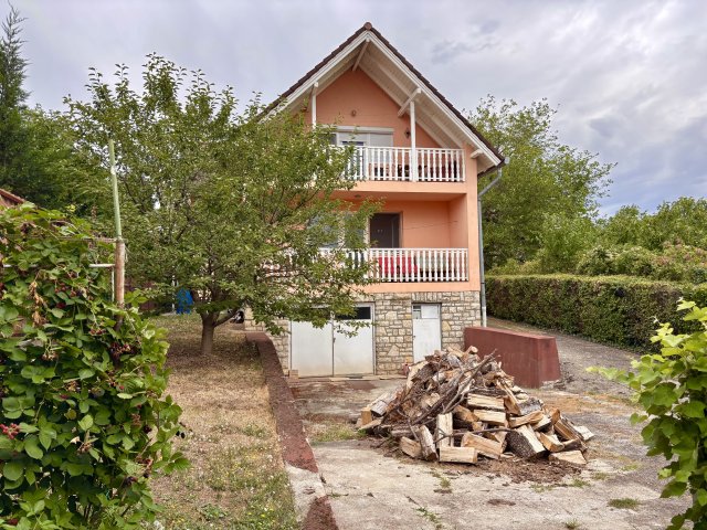 Eladó családi ház, Balatonfüreden 113 M Ft, 6 szobás