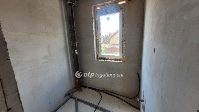 Eladó téglalakás, Jászberényben 49.5 M Ft, 1 szobás