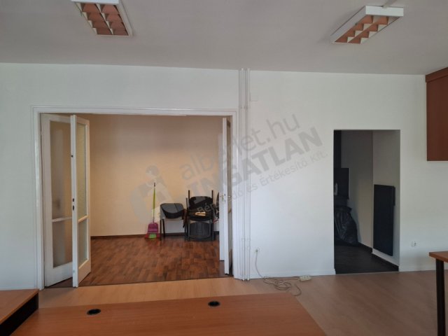 Kiadó iroda, Budapesten, XIV. kerületben, Kerepesi úton, 1 szobás