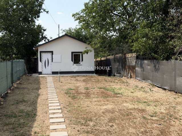 Eladó családi ház, Tápiószecsőn 25.9 M Ft, 2 szobás
