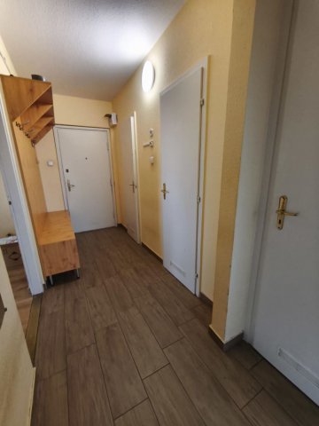 Eladó panellakás, III. kerületben, Hatvany Lajos utcában