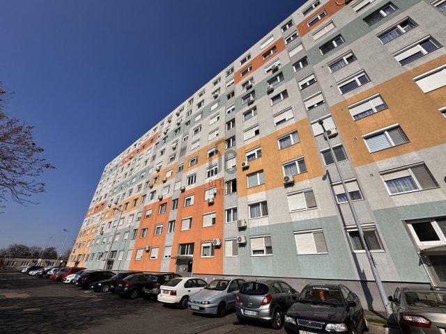 Eladó panellakás, Győrött 51.9 M Ft, 3 szobás