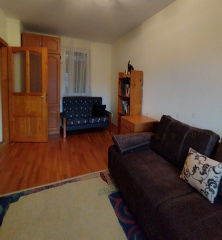 Kiadó sorház, albérlet, Szegeden 300 E Ft / hó, 3+1 szobás