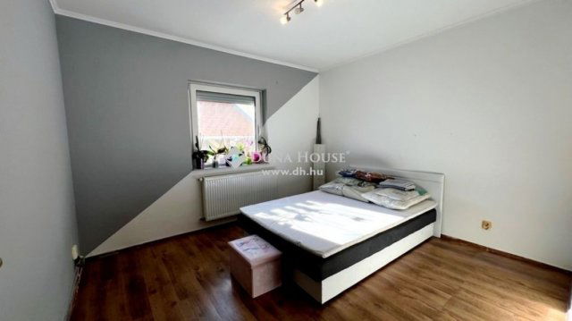 Eladó családi ház, Monorierdőn 87.9 M Ft, 9 szobás