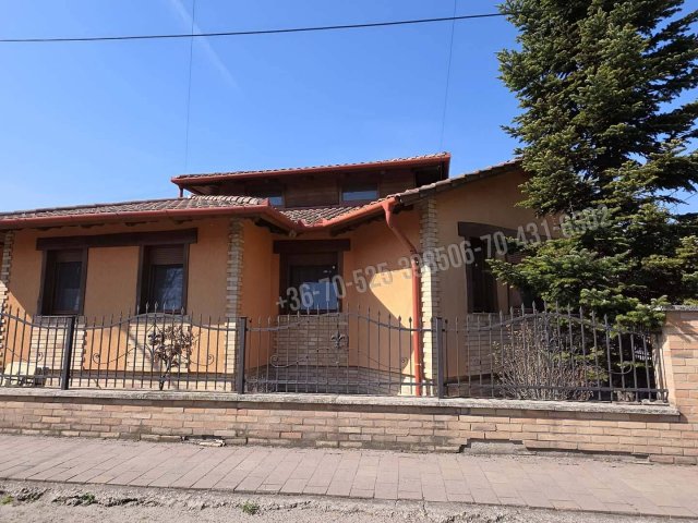 Eladó családi ház, Albertirsán 129.999 M Ft, 2 szobás