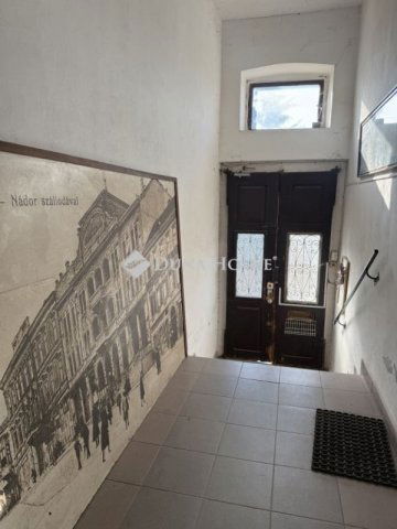 Eladó téglalakás, Pécsett 59.9 M Ft, 2 szobás