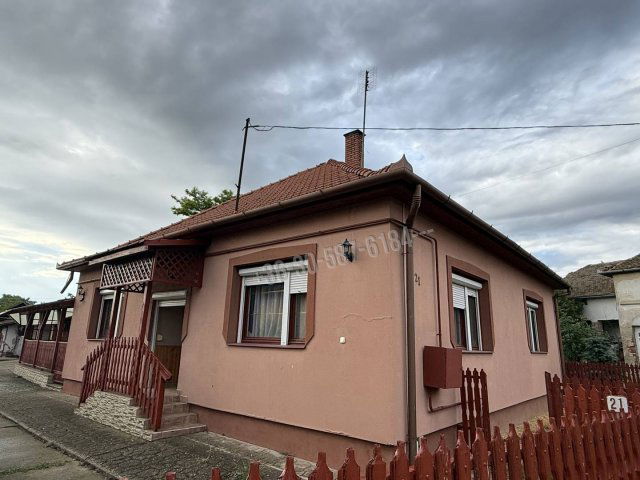 Eladó családi ház, Kabán 39.9 M Ft, 4 szobás