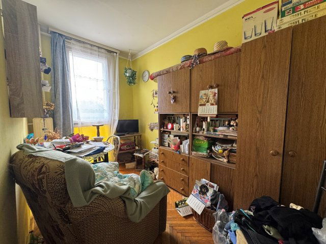 Eladó panellakás, Pécsett 29.9 M Ft, 1+1 szobás