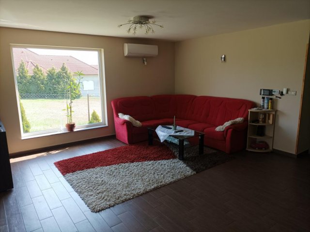 Eladó családi ház, Gödöllőn 180 M Ft, 5 szobás