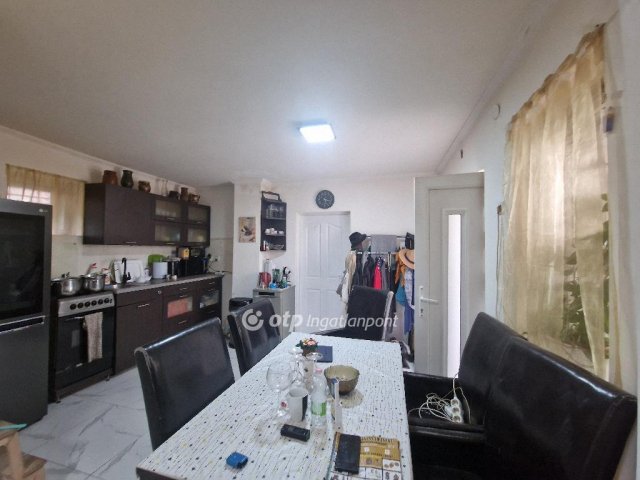 Eladó családi ház, Budakalászon 87.9 M Ft, 4 szobás