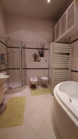 Kiadó téglalakás, albérlet, V. kerületben, Belgrád rakparton