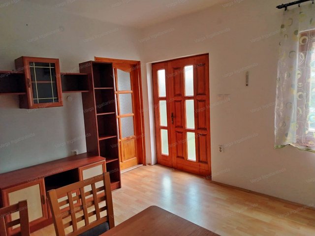 Eladó családi ház, Szigligeten 64.9 M Ft, 2 szobás
