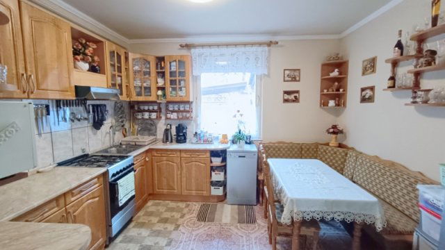 Eladó családi ház, Nyíregyházán 69.9 M Ft, 3+1 szobás