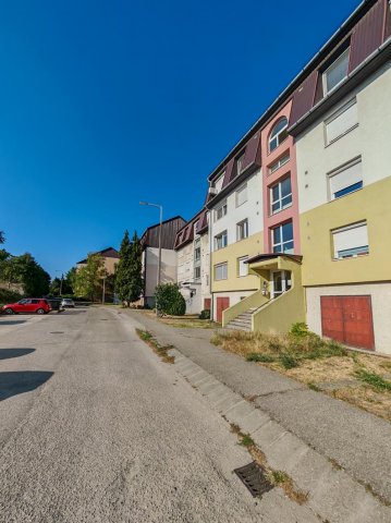 Eladó garázs, Tatán 13.9 M Ft / költözzbe.hu