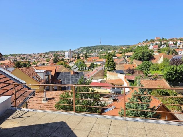 Kiadó téglalakás, albérlet, Pécsett 320 E Ft / hó, 4 szobás