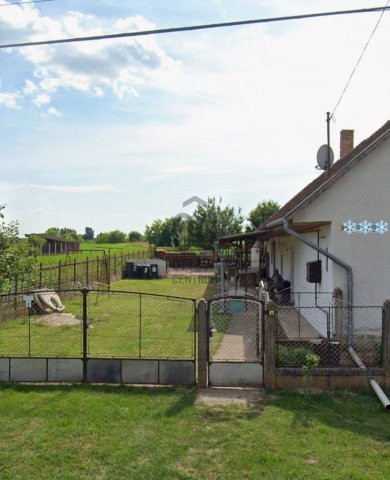 Eladó családi ház, Csőszön 27.5 M Ft, 2 szobás
