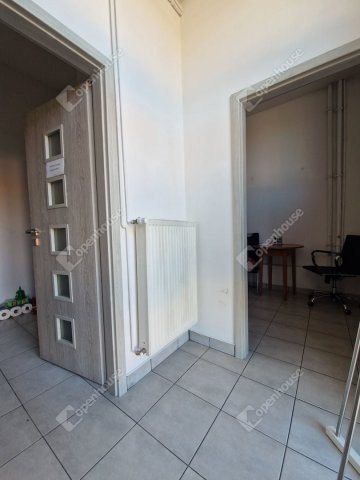 Eladó hotel, Komáromban 633.6 M Ft, 28 szobás