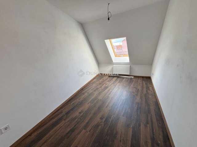 Eladó téglalakás, Sopronban 64.9 M Ft, 3 szobás