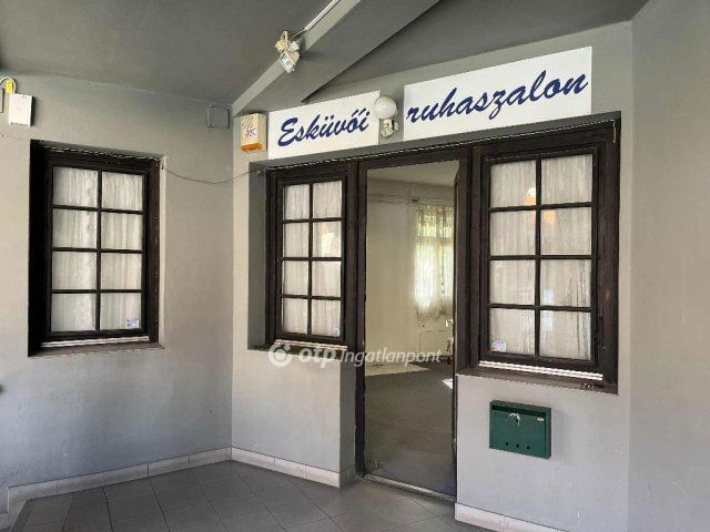 Kiadó üzlethelyiség, Szekszárdon 65 E Ft / hó, 1 szobás