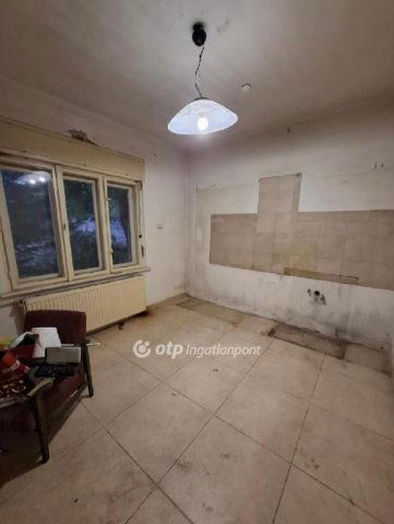 Eladó családi ház, Teklafalun 9.2 M Ft, 2 szobás