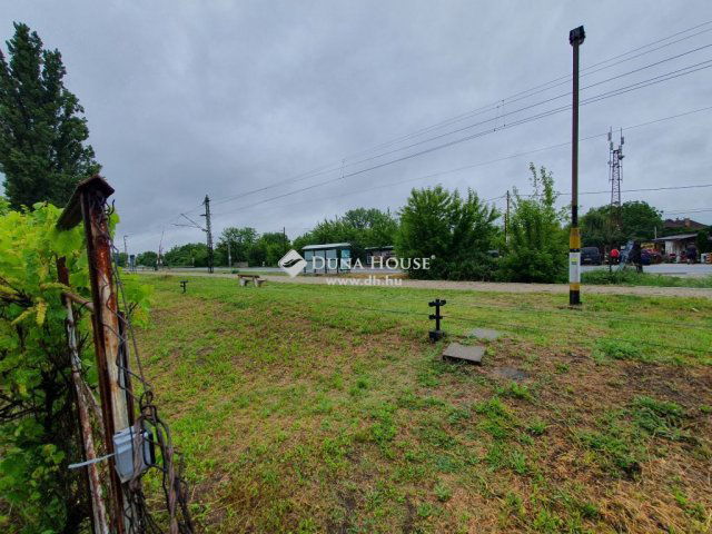 Eladó nyaraló, Vácon 29.5 M Ft, 3 szobás / költözzbe.hu