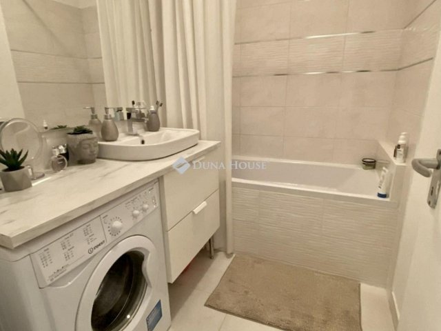 Eladó panellakás, Budapesten, VIII. kerületben 74.9 M Ft