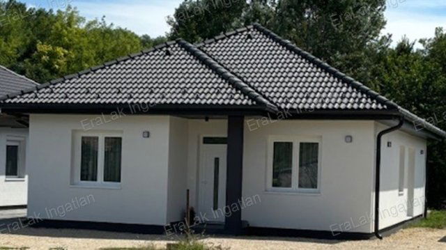 Eladó családi ház, Bőnyön 58 M Ft, 4 szobás