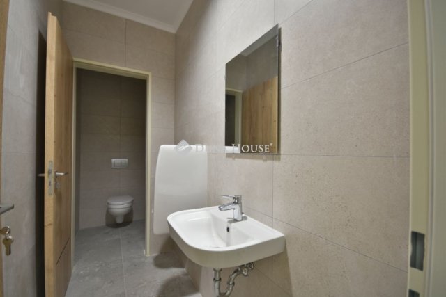 Kiadó ipari ingatlan, Alsónémediben 1700 E Ft / hó