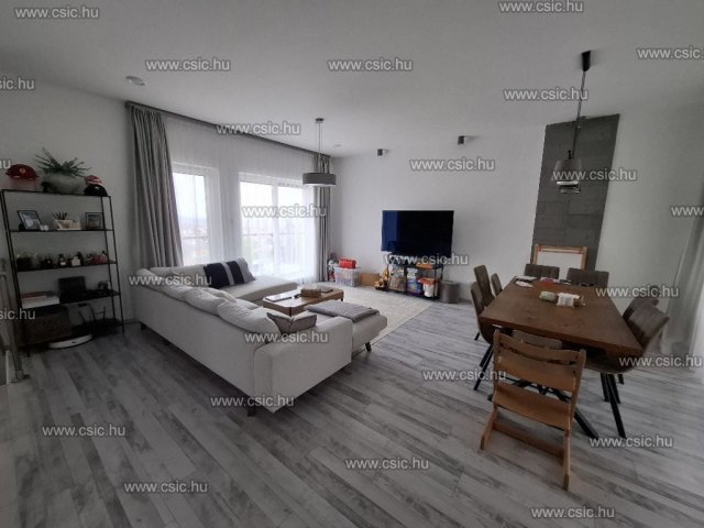 Eladó családi ház, Pomázon 270 M Ft, 5 szobás