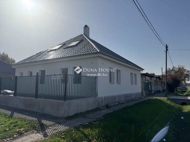 Eladó családi ház, Monoron 50 M Ft, 4 szobás