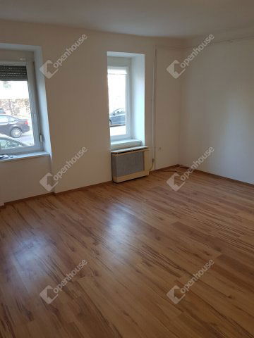 Eladó téglalakás, Szegeden 36 M Ft, 1 szobás
