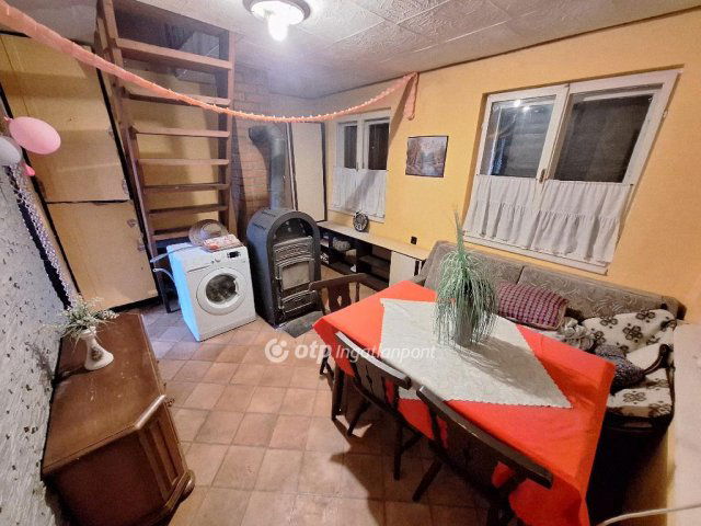 Eladó családi ház, Cibakházán 8.5 M Ft, 1 szobás