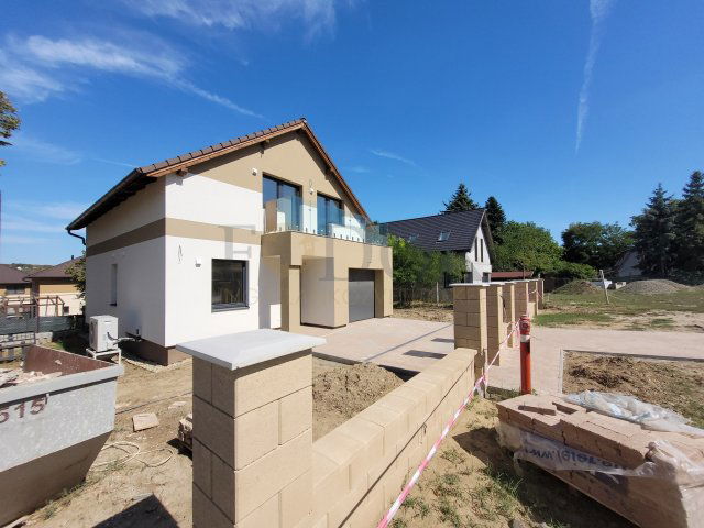 Eladó családi ház, Gödöllőn 161 M Ft, 5 szobás