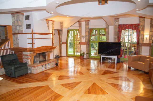 Eladó családi ház, Nyíregyházán 329.9 M Ft, 7 szobás