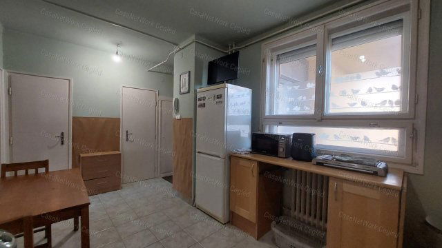 Eladó téglalakás, Cegléden 39.9 M Ft, 2 szobás