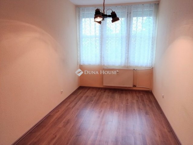 Eladó téglalakás, Zalaegerszegen 44.9 M Ft, 2+1 szobás