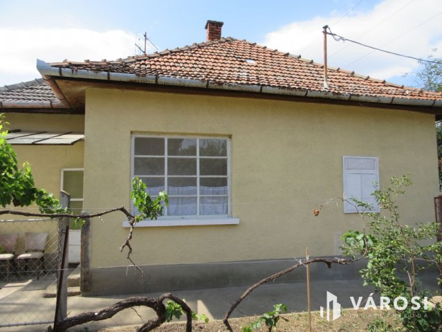 Eladó családi ház, Orosházán 17.9 M Ft, 2 szobás