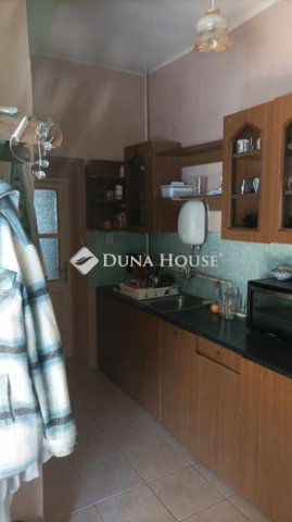 Eladó családi ház, Pécsett 50 M Ft, 5 szobás