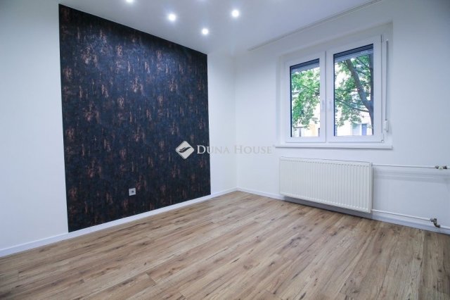 Eladó panellakás, Budapesten, XVII. kerületben 89.8 M Ft
