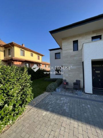 Eladó ikerház, Törökbálinton 325 M Ft, 5 szobás