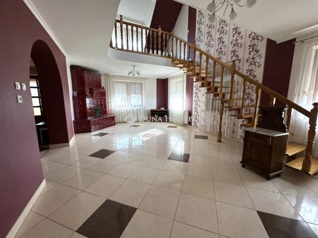 Eladó családi ház, Jakabszálláson 127.5 M Ft, 7 szobás