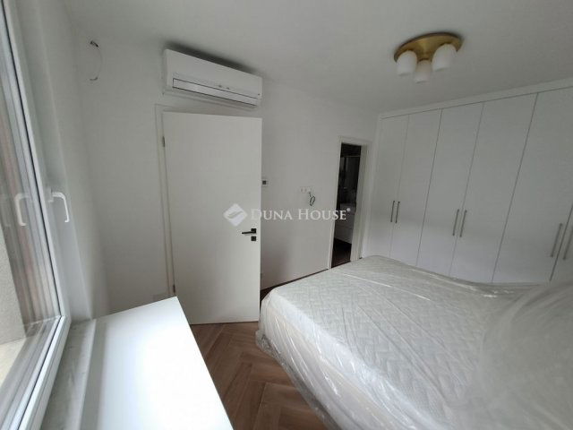 Eladó téglalakás, Budapesten, VI. kerületben 90 M Ft, 2 szobás