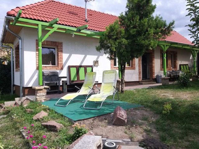 Eladó családi ház, Siófokon 39.9 M Ft, 3 szobás