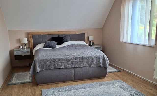 Eladó családi ház, Pécsett 119.9 M Ft, 3 szobás