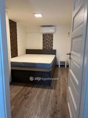 Eladó téglalakás, Budapesten, V. kerületben 119.9 M Ft