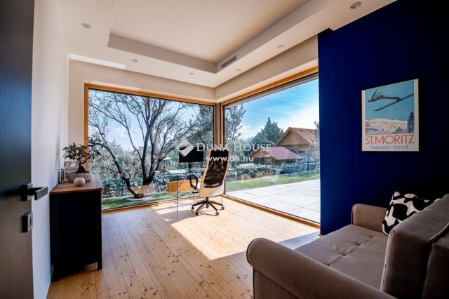 Eladó családi ház, Balatonalmádiban 499 M Ft, 6 szobás