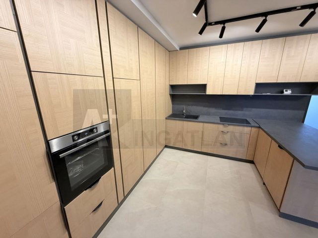 Eladó téglalakás, Szegeden 85 M Ft, 3 szobás