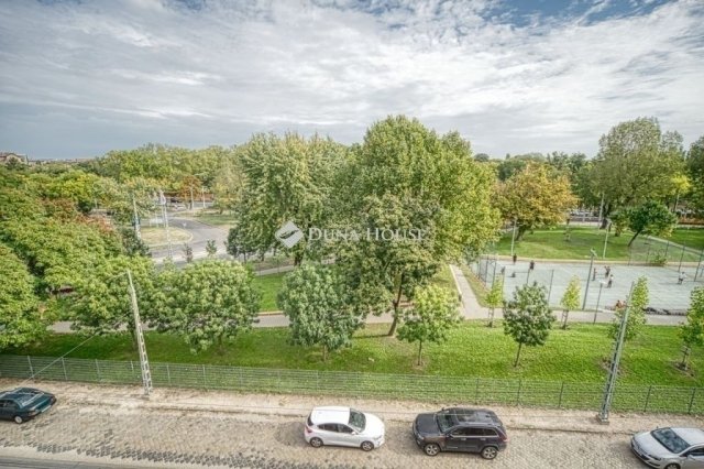 Eladó téglalakás, Budapesten, VIII. kerületben 75.9 M Ft